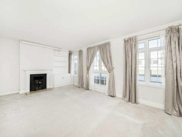 House at Upper Richmond Road West, Greater London