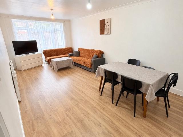 House at Upsdell Avenue, Greater London