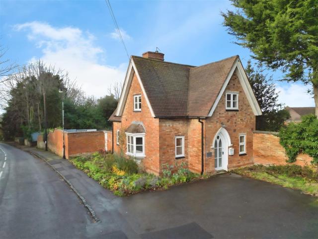 House at Village Street, Warwick