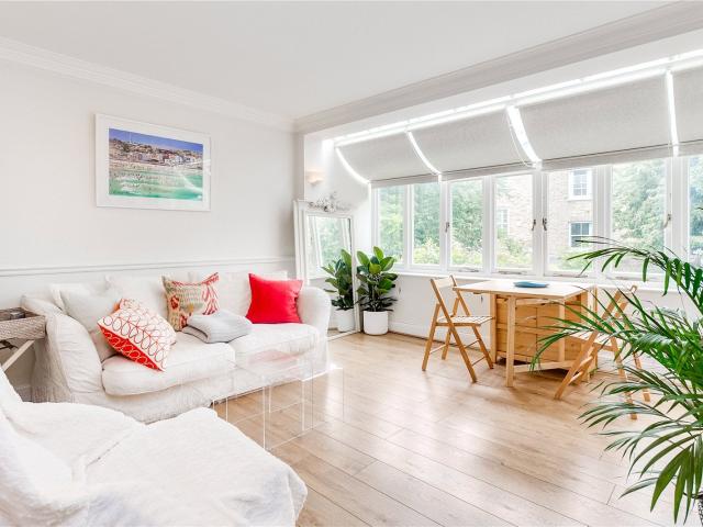 House at Wandsworth Bridge Road, Greater London