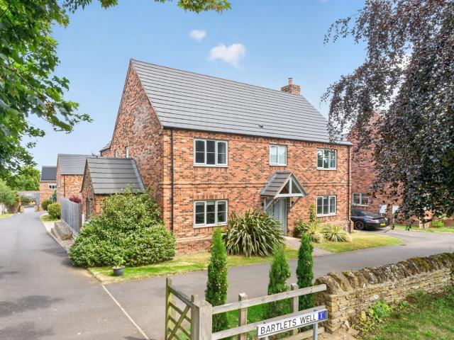 House at Well Lane, Staverton