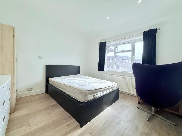 house at Westway, East Acton, London, W12 0SD,England