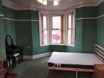 House at Wingrove Avenue, Newcastle upon Tyne