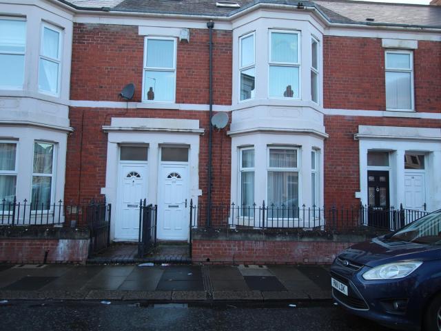 House at Wingrove Avenue, Newcastle upon Tyne