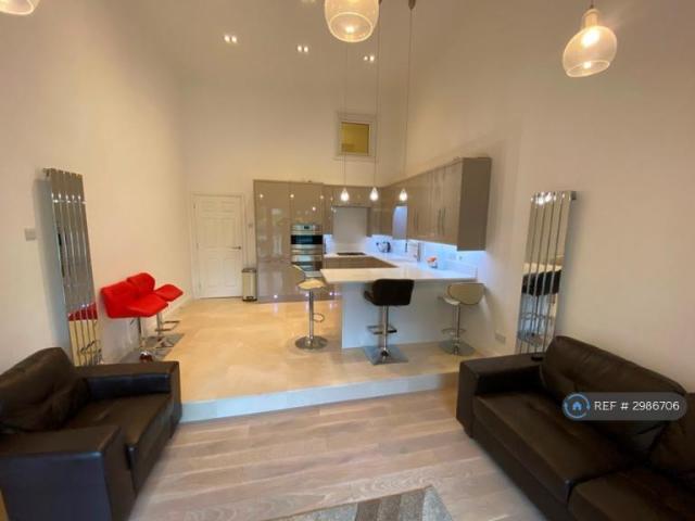 House at Woodland Crescent, Greater London