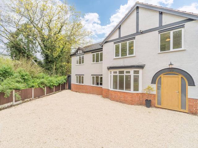 house at Wolverhampton WV3 9DJ