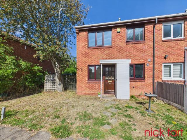house at Wolverhampton WV6 7XQ