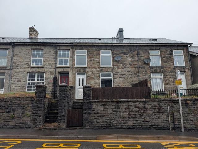 House at A4233, Cymmer
