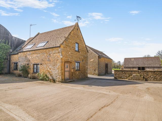 House at A44, West Oxfordshire
