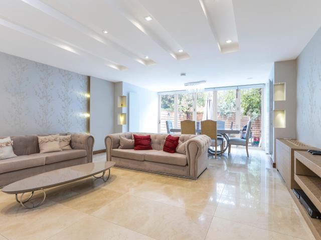 House at Abbotsbury Close, Greater London
