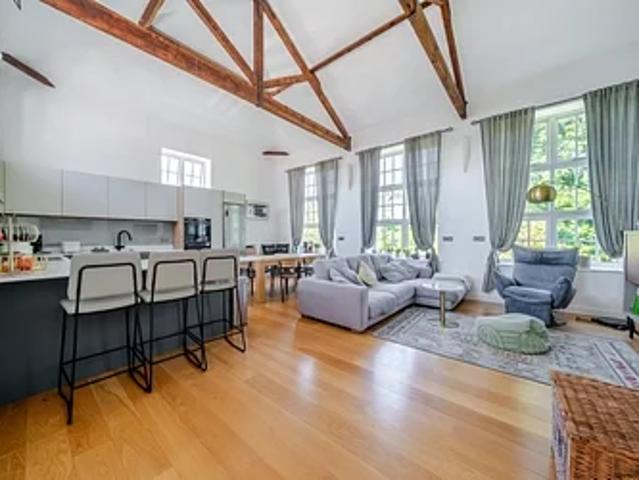 House at Arcadian Place, Greater London
