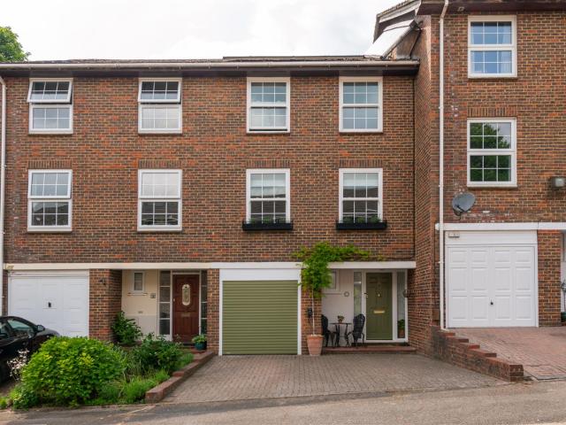 House at Ardshiel Drive, Reigate and Banstead