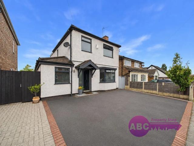 House at Arrowe Avenue, Moreton