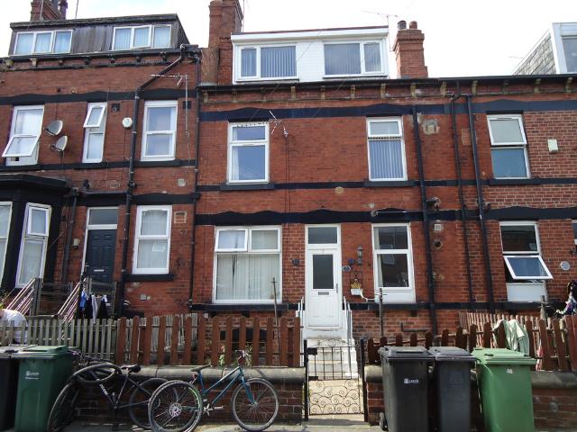house at Arthington Terrace, Hunslet, LS10 2NF