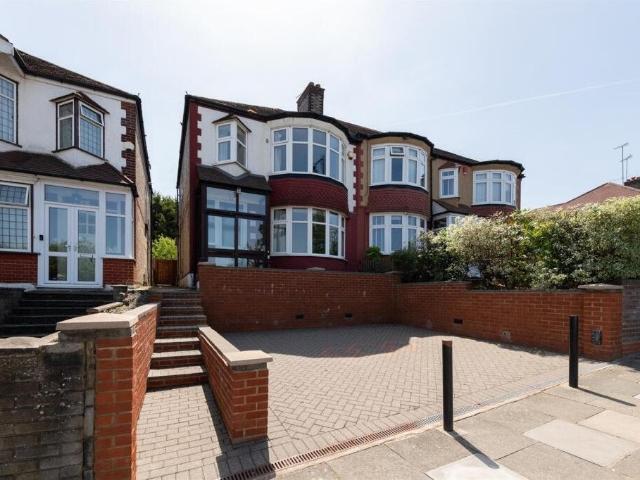 House at Ballards Lane, Greater London