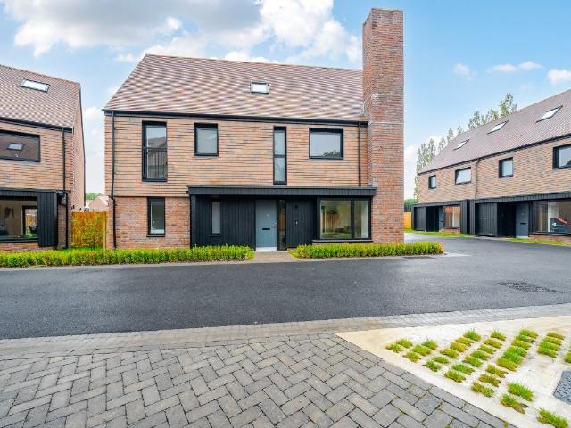 House at Barons Drive, Waverley