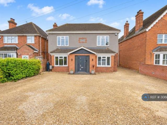House at Bath Road Benham Hill, Thatcham