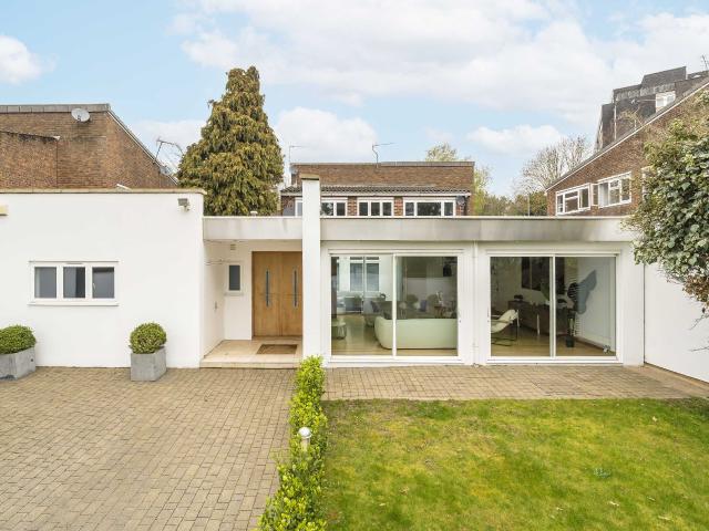 House at Bathgate Road, Greater London