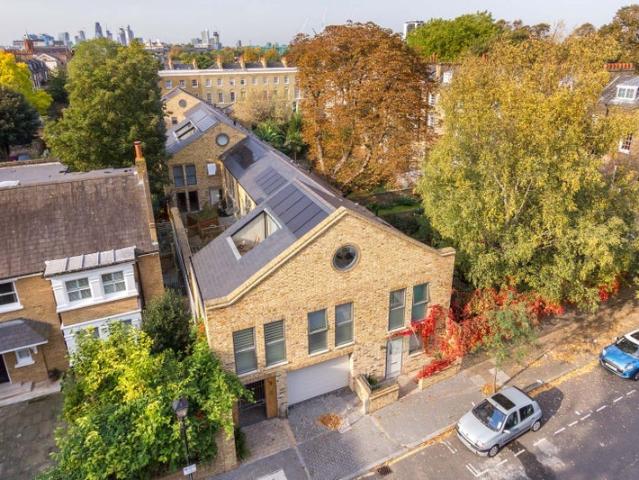House at Benbow Mews, Greater London
