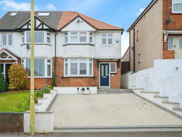 House at Belswains Lane, Dacorum