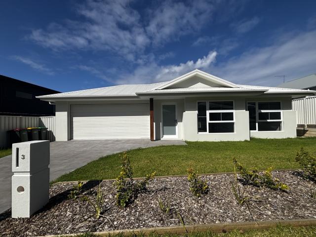 house at Bonville 3 Turtle Rise