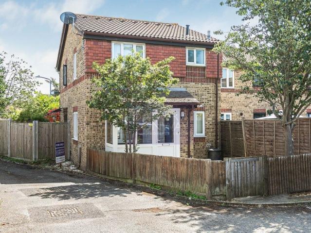 House at Blunden Close, Greater London