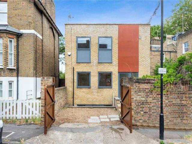 House at Brookfield Road, Greater London