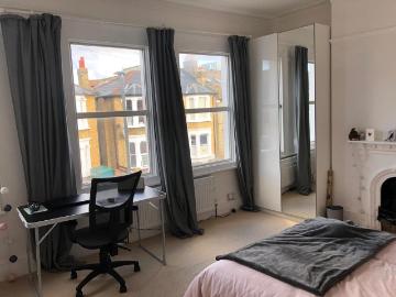 House at Brightwell Crescent, Greater London