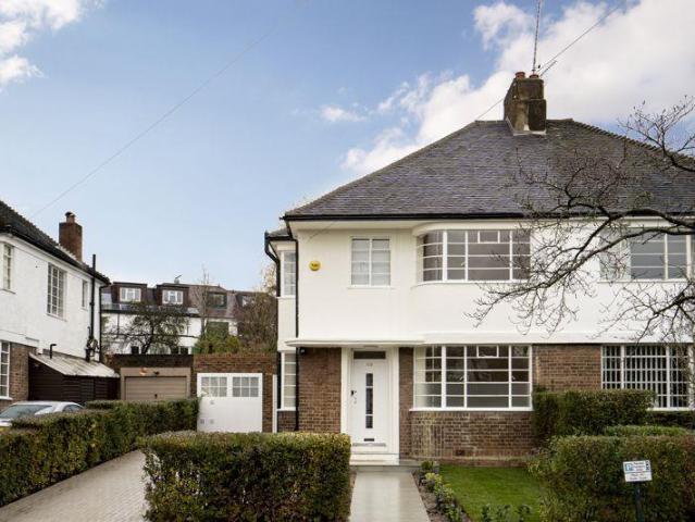 House at Brim Hill, Greater London