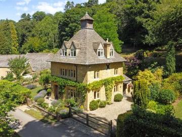 House for rent in Burhill