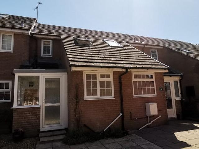 House at Burnham Drive, Newton