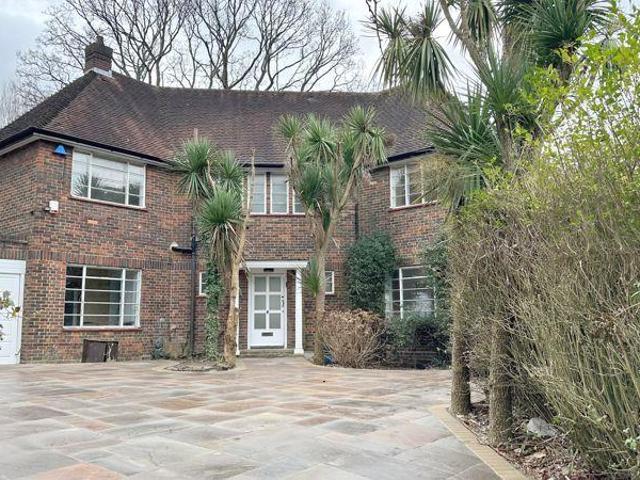 House at Carlyle Close, Greater London