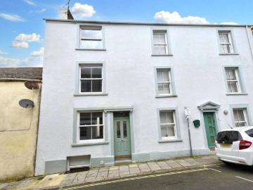 House at Castle Street, Ryde