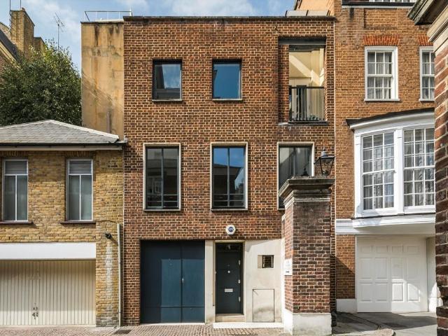 House at Catherine Wheel Yard, City of Westminster