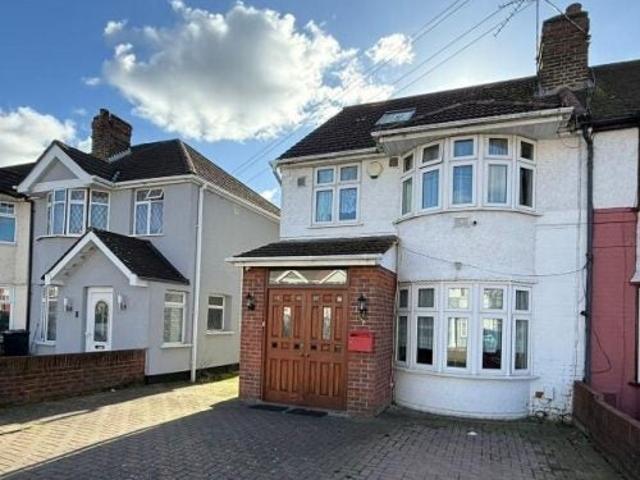 House at Chaucer Avenue, London