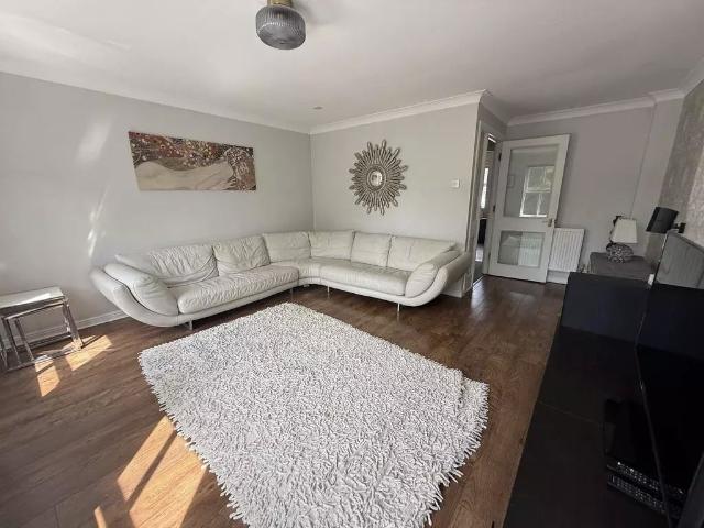 House at Chamberlayne Avenue, Greater London