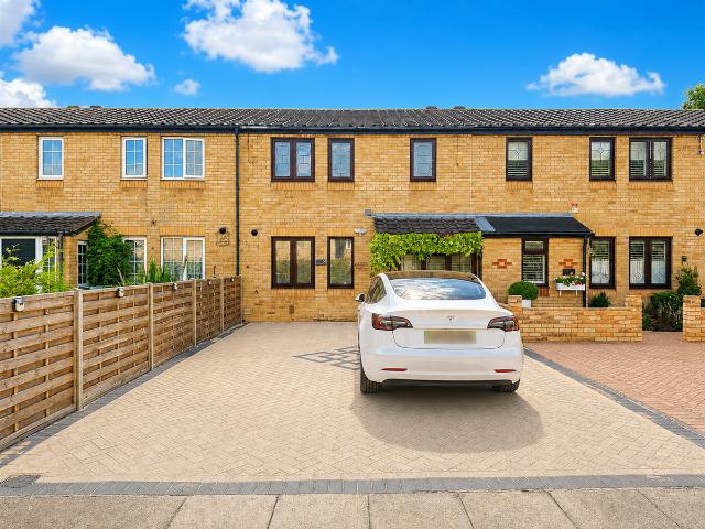 House at Chapman Avenue, Milton Keynes
