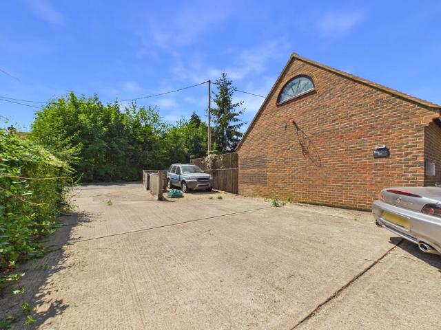 Apartment at Chinnor Hill, Bledlow Ridge