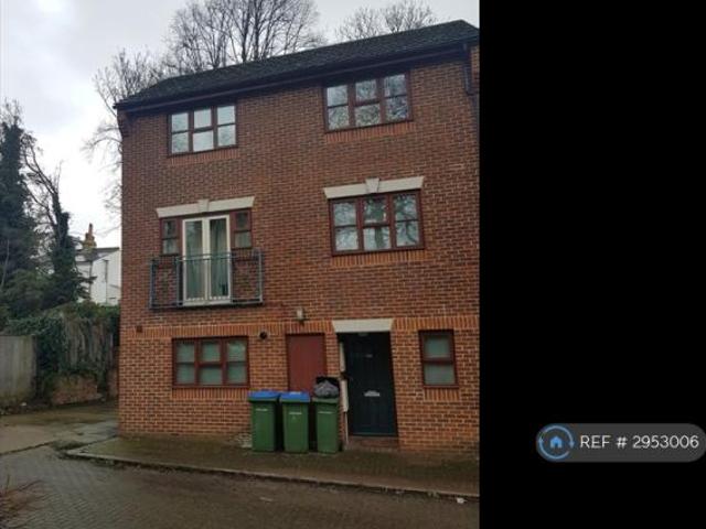 House at Congleton Grove, Greater London