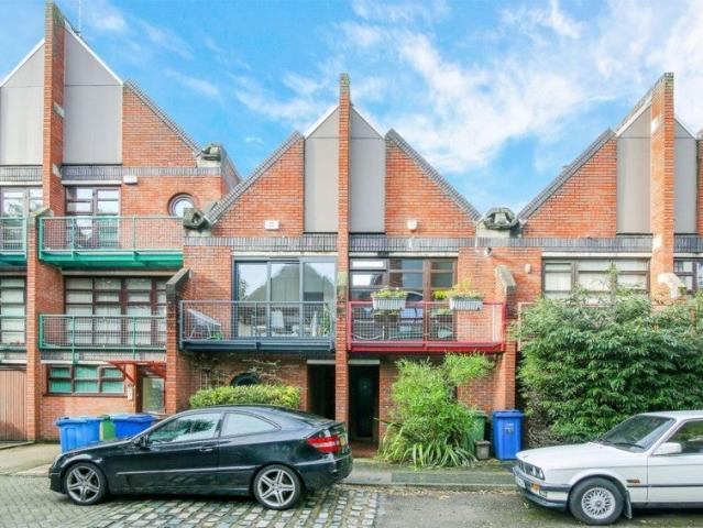 House at Cottle Way, Greater London