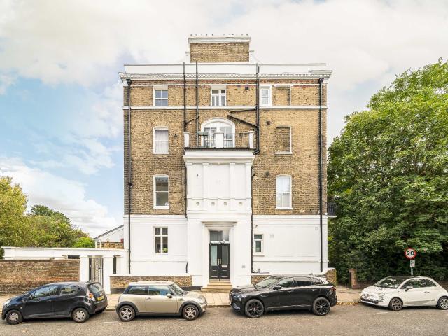 House at Clapham Common North Side, Greater London