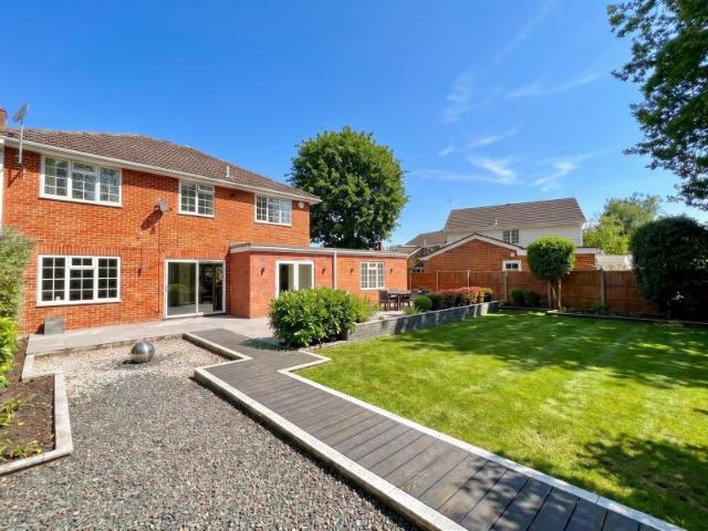 House at Crossacres, Woking