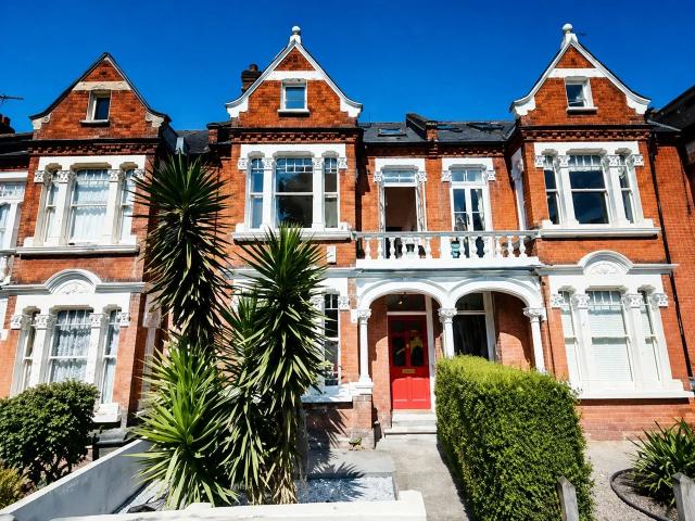 House at Crescent Lane, Greater London