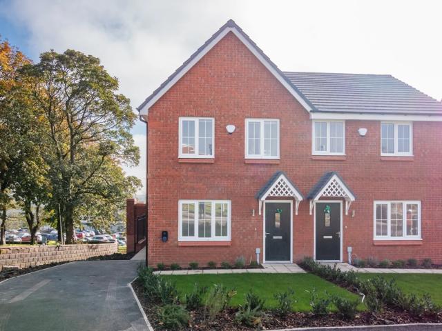 House at Deanshut Road, Oldham