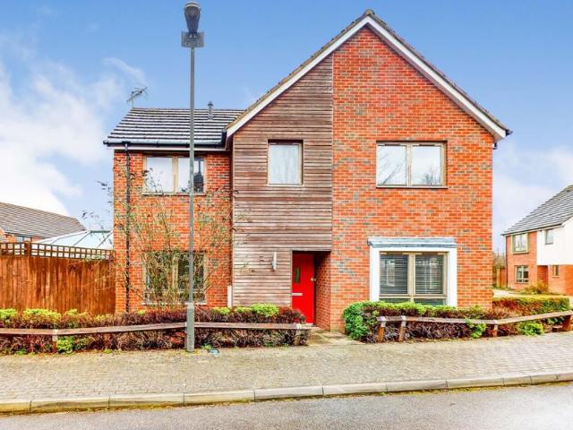 House at Delrogue Road, Crawley