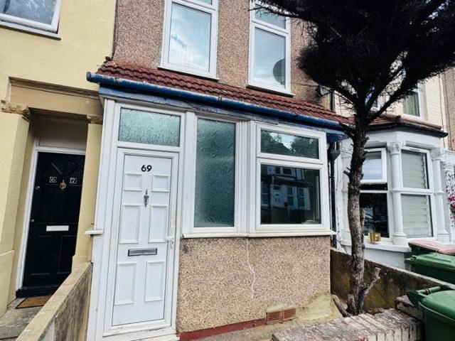 House at Dore Avenue, Greater London