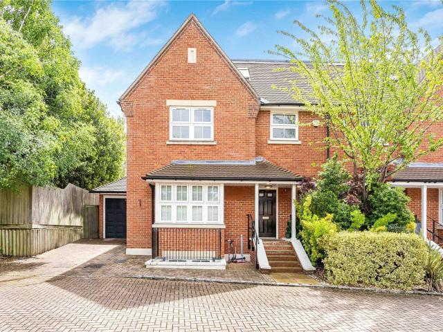 House at Douglas Close, Greater London
