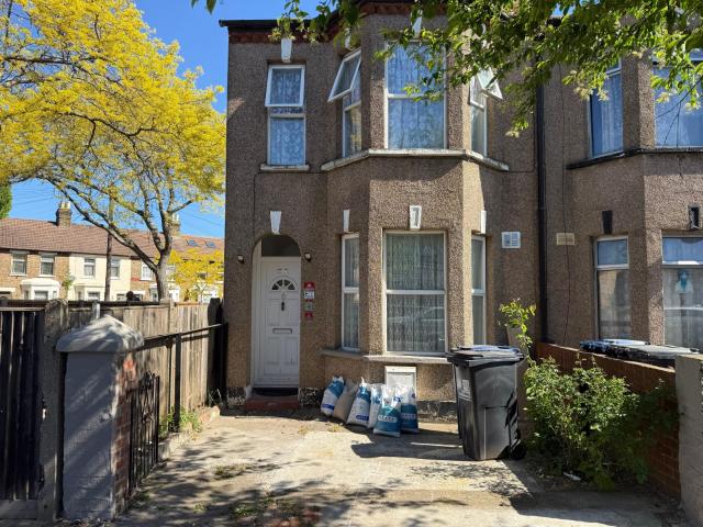 House at Dudley Road, Greater London