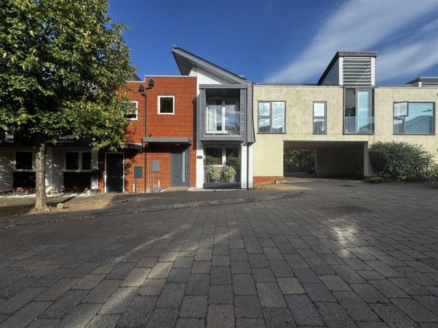 House at Duke of York Way, Maidstone