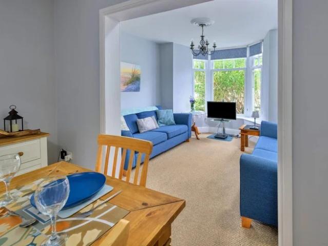 House at Eifl Road, Trefor